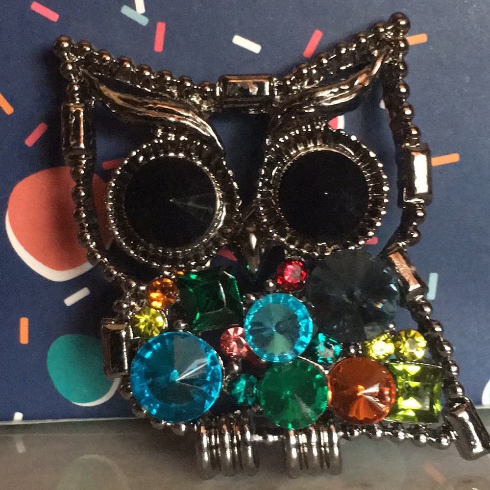 Gemstone Owl Brooch - Picture 13 of 16